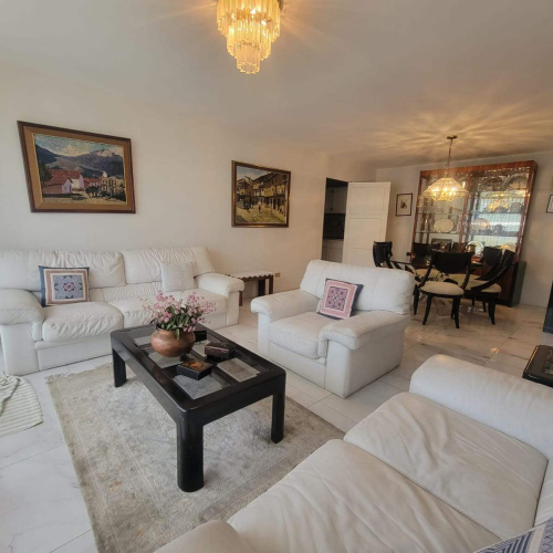 Apartamento Amueblado Edf. AVENIDA zona 10